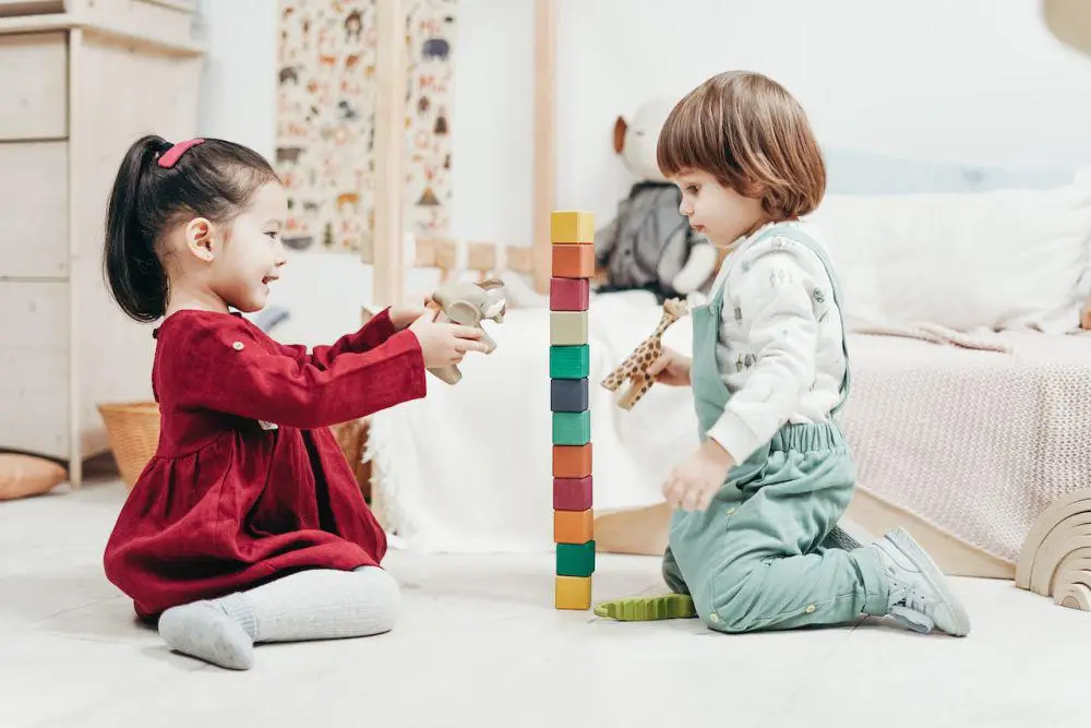 10 Gaya Parenting di Negara Maju, Ada yang Bikin Geleng Kepala!