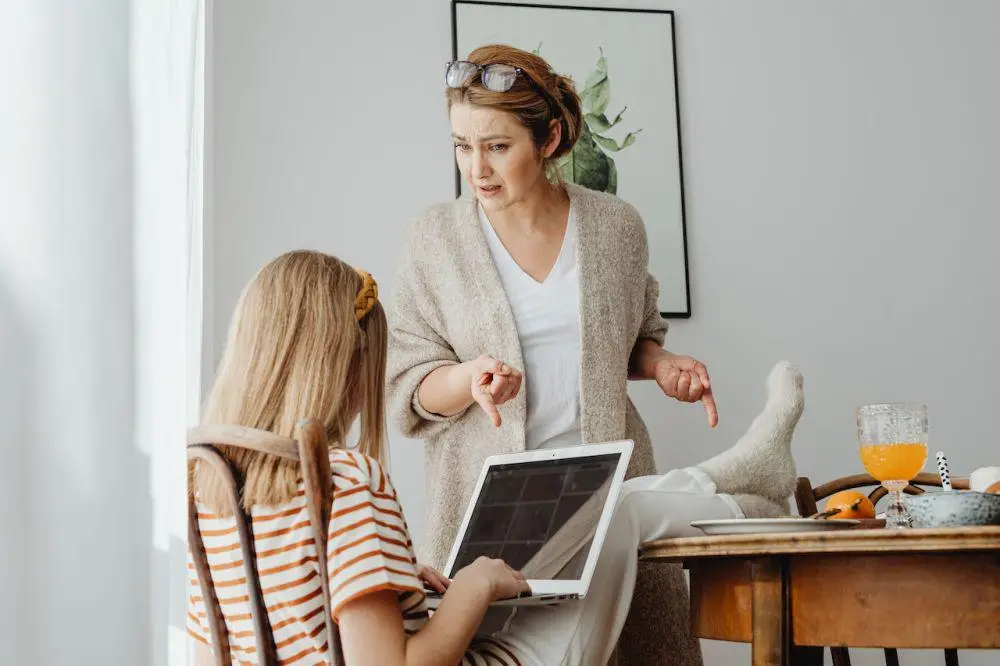 4 Tipe Gaya Parenting yang Pengaruhi Perkembangan Anak