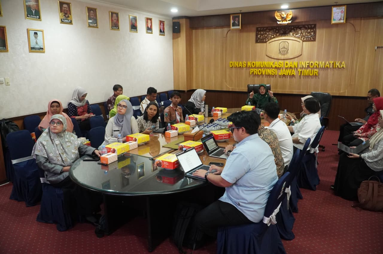 Wanita LDII Jawa Timur menghadiri diskusi yang digelar Diskominfo Jawa Timur