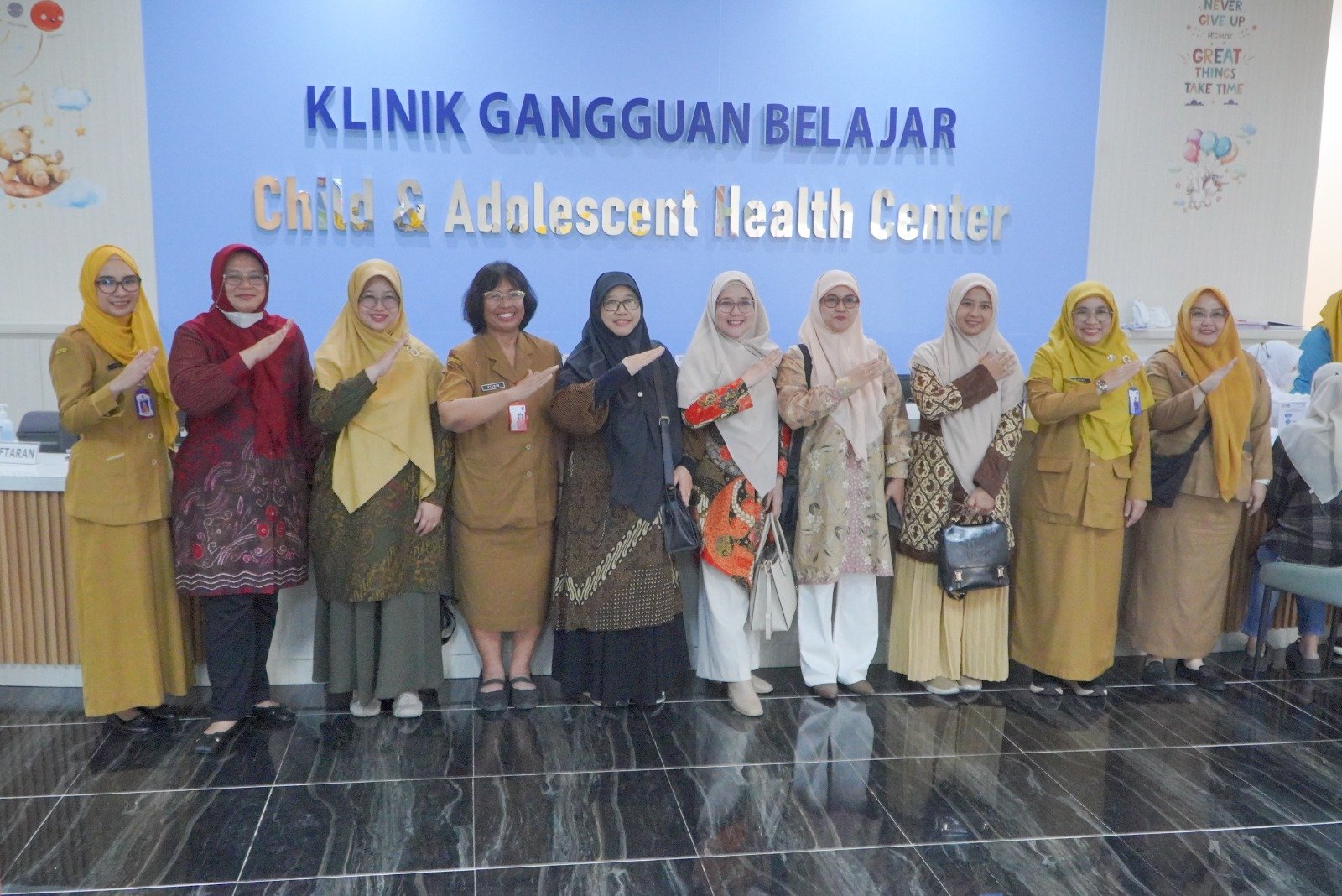 Kunjungan ke RS Menur